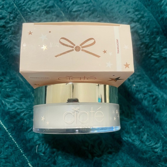 Extraordinary Translucent Powder - Picture 2 of 8